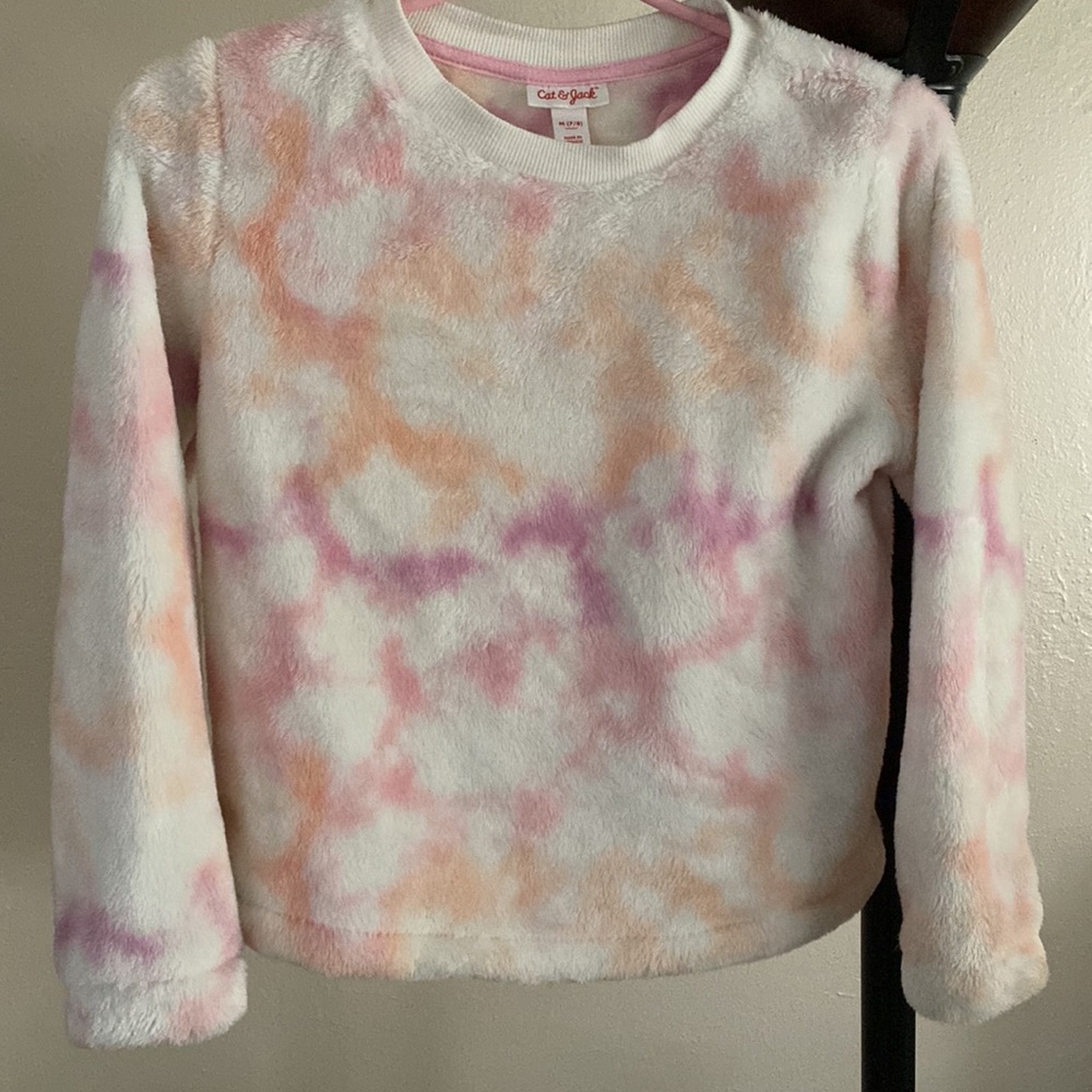 Cat & Jack girls fluffy pullover sweatshirt - SIZE M (7/8)
